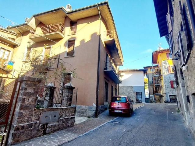 Palazzo / Stabile in vendita a Niardo BS