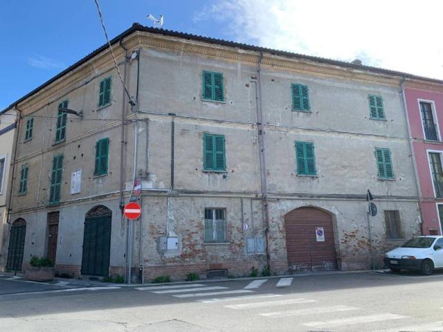 Palazzo / Stabile in vendita a Nizza Monferrato AT