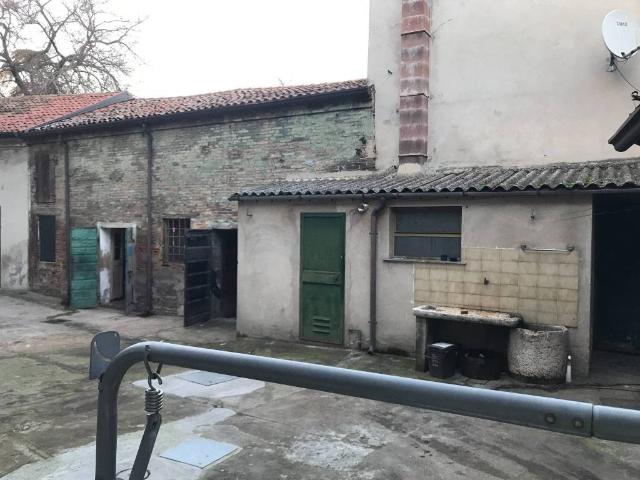 Palazzo / Stabile in vendita a Nogara VR