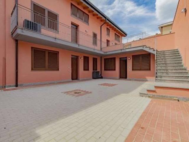 Palazzo / Stabile in vendita a Novate Milanese MI