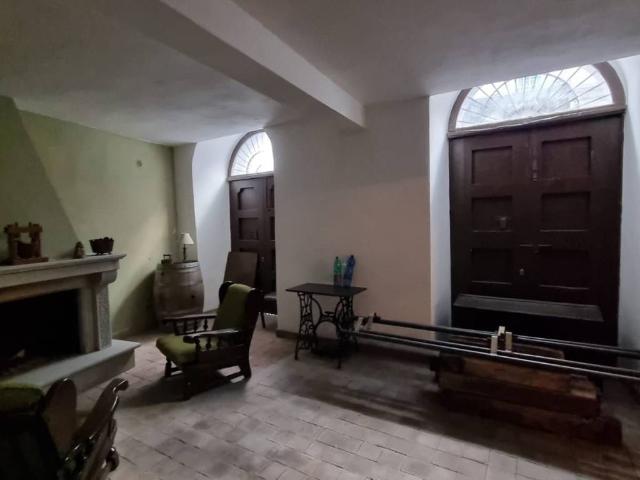 Palazzo / Stabile in vendita a Novara di Sicilia ME