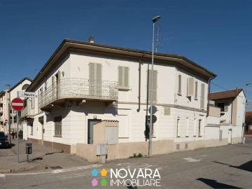 Palazzo / Stabile in vendita a Novara NO
