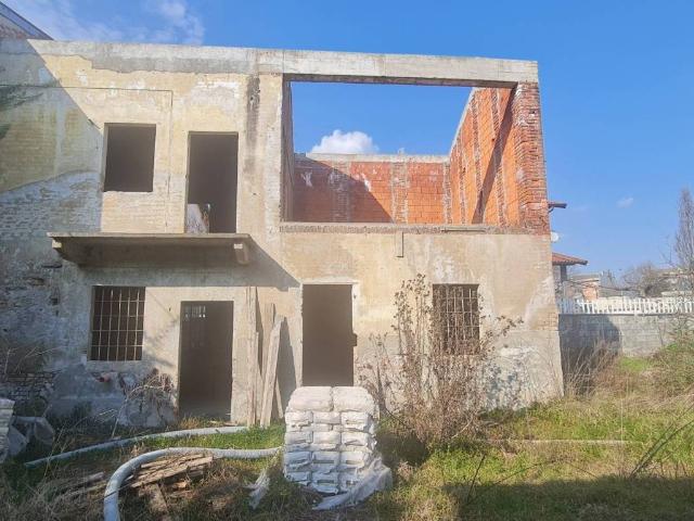 Palazzo / Stabile in vendita a Novara NO