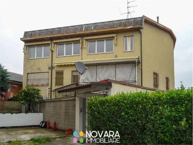 Palazzo / Stabile in vendita a Novara NO