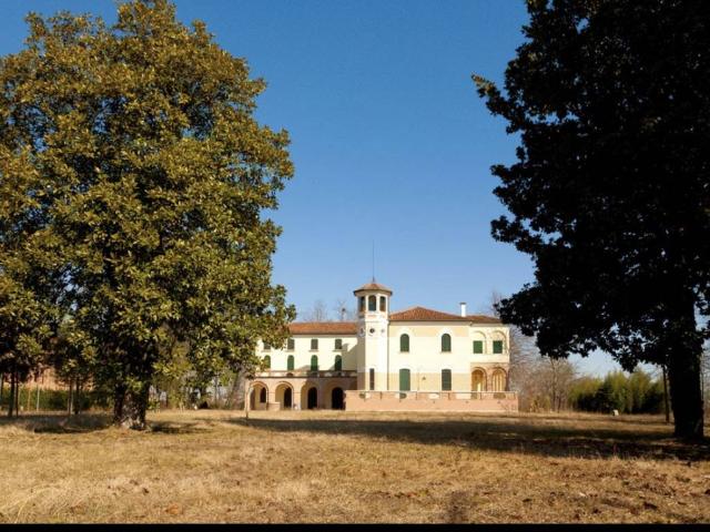 Palazzo / Stabile in vendita a Noventa di Piave VE