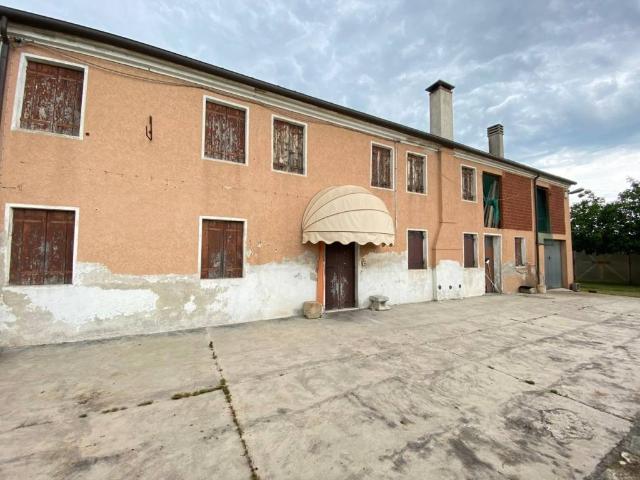 Palazzo / Stabile in vendita a Noventa Vicentina VI