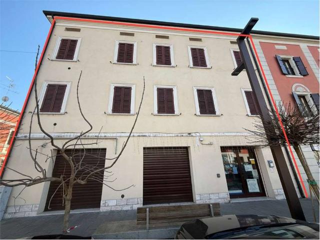 Palazzo / Stabile in vendita a Novi di Modena MO