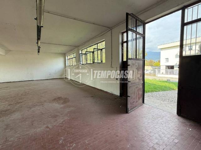 Palazzo / Stabile in vendita a Olgiate Molgora LC