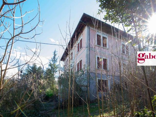 Palazzo / Stabile in vendita a Olgiate Molgora LC