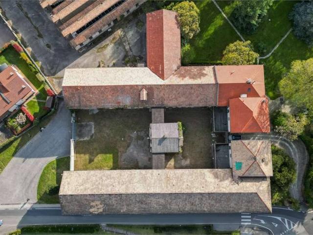 Palazzo / Stabile in vendita a Oleggio NO