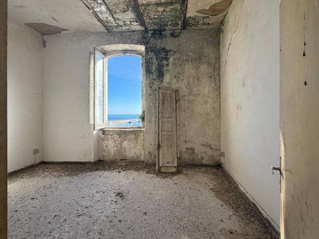 Palazzo / Stabile in vendita a Ortona CH
