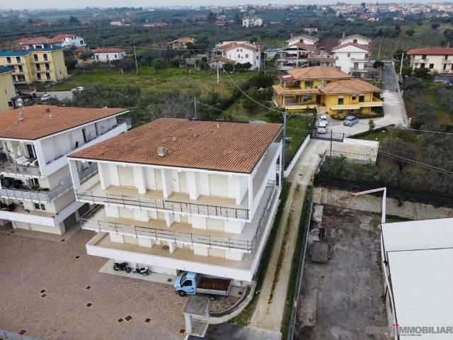 Palazzo / Stabile in vendita a Ortona CH