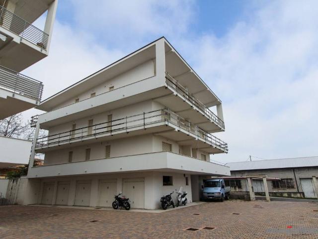 Palazzo / Stabile in vendita a Ortona CH
