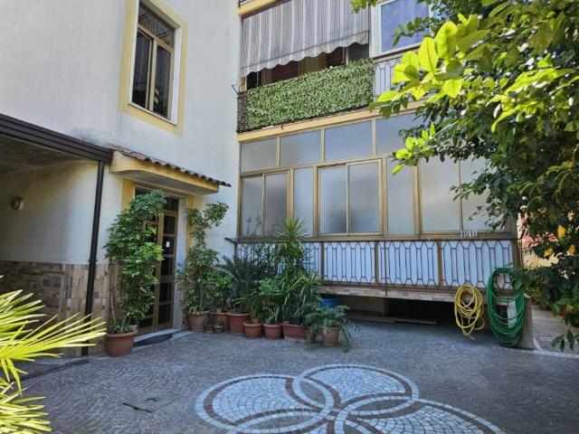 Palazzo / Stabile in vendita a Orta di Atella CE