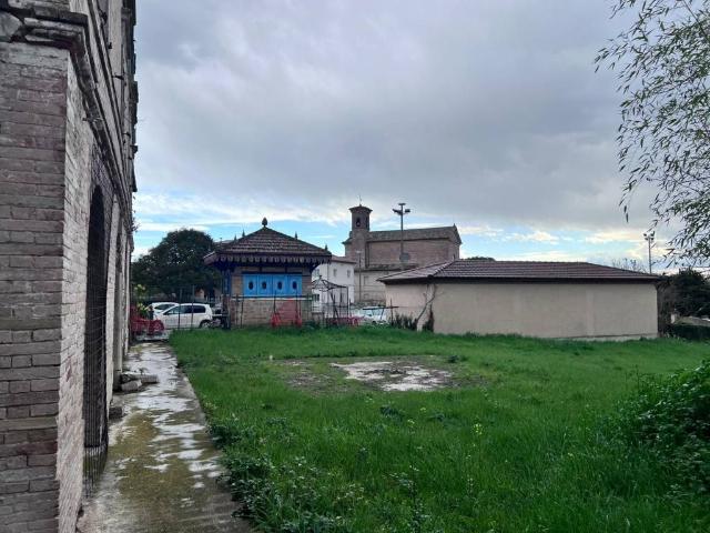 Palazzo / Stabile in vendita a Osimo AN