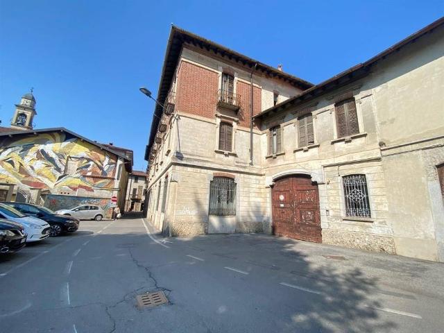 Palazzo / Stabile in vendita a Osnago LC