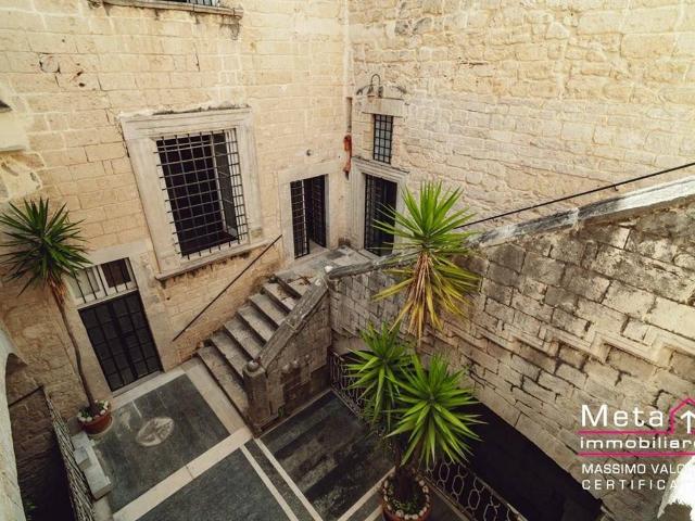 Palazzo / Stabile in vendita a Ostuni BR