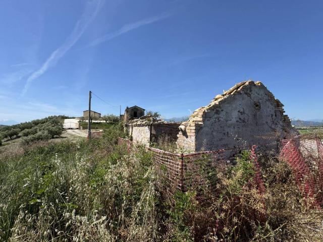 Palazzo / Stabile in vendita a Atri TE