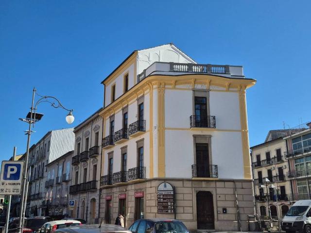 Palazzo / Stabile in vendita a Atripalda AV