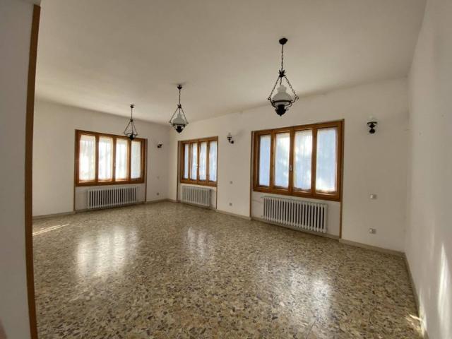Palazzo / Stabile in vendita a Auronzo di Cadore BL