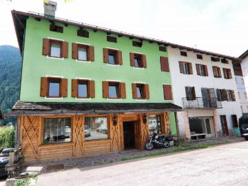 Palazzo / Stabile in vendita a Auronzo di Cadore BL