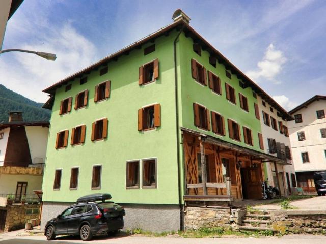 Palazzo / Stabile in vendita a Auronzo di Cadore BL