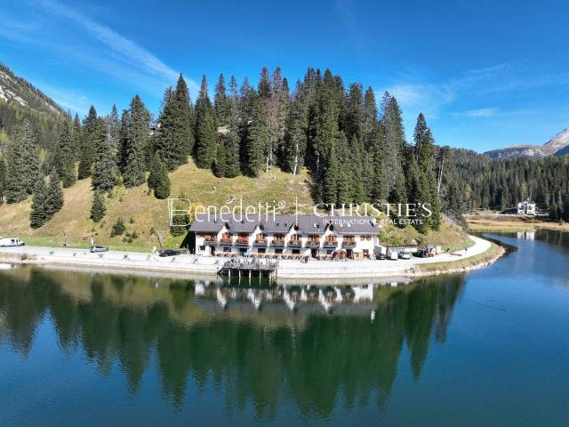 Palazzo / Stabile in vendita a Auronzo di Cadore BL