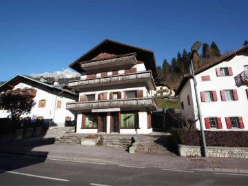 Palazzo / Stabile in vendita a Auronzo di Cadore BL