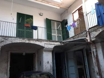 Palazzo / Stabile in vendita a Aversa CE
