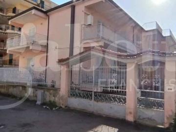 Palazzo / Stabile in vendita a Aversa CE
