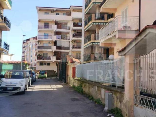 Palazzo / Stabile in vendita a Aversa CE