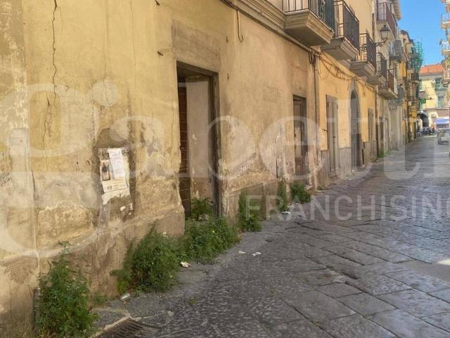 Palazzo / Stabile in vendita a Aversa CE