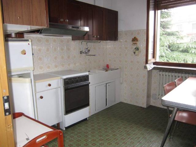 Palazzo / Stabile in vendita a Azzate VA