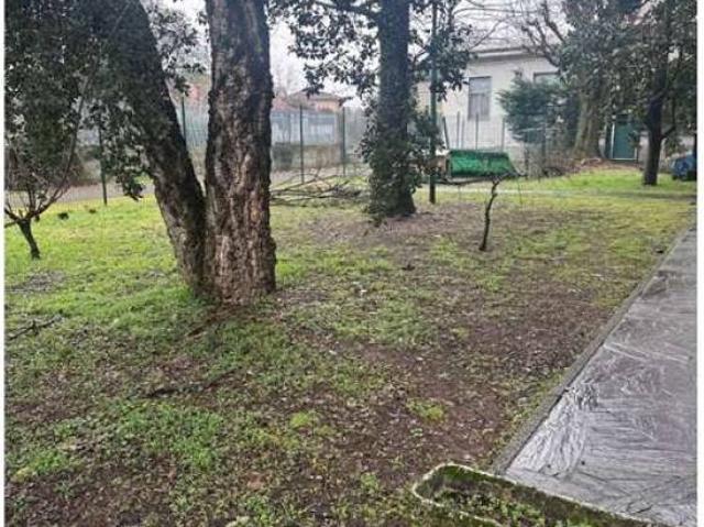 Palazzo / Stabile in vendita a Abbiategrasso MI