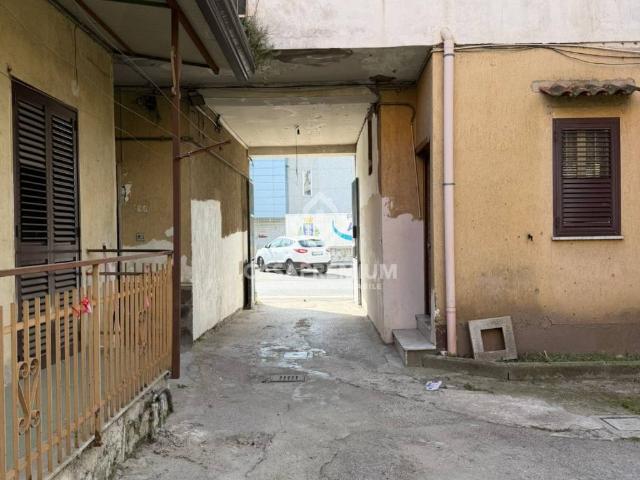 Palazzo / Stabile in vendita a Acerra NA