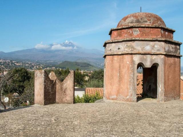 Palazzo / Stabile in vendita a Aci Bonaccorsi CT