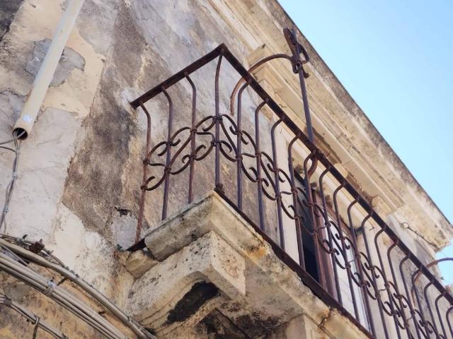 Palazzo / Stabile in vendita a Aci Catena CT