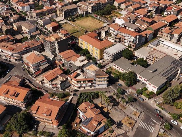 Palazzo / Stabile in vendita a Aci Sant'Antonio CT