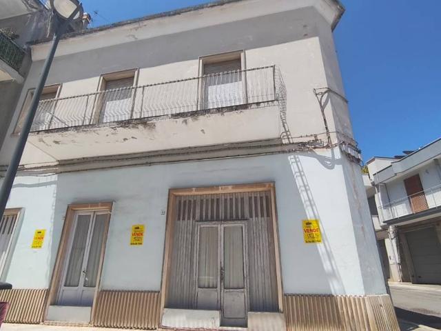 Palazzo / Stabile in vendita a Acquaviva delle Fonti BA