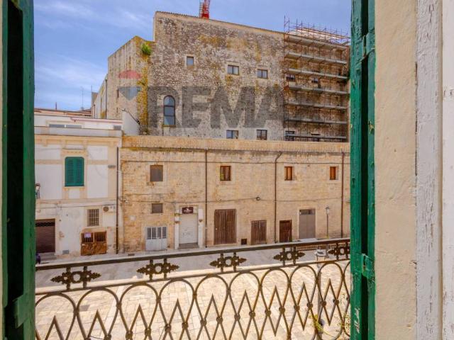 Palazzo / Stabile in vendita a Acquaviva delle Fonti BA