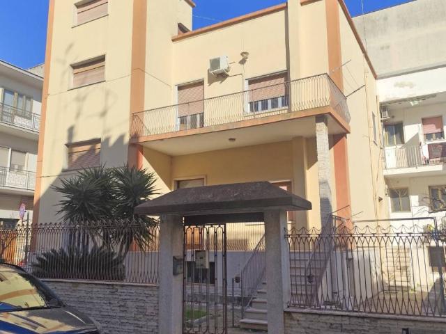 Palazzo / Stabile in vendita a Acquaviva delle Fonti BA