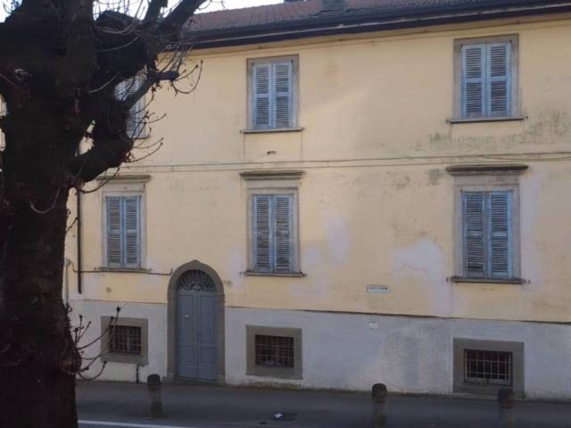 Palazzo / Stabile in vendita a Adro BS