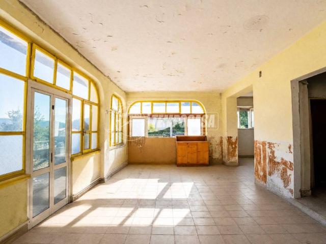 Palazzo / Stabile in vendita a Adrara San Martino BG