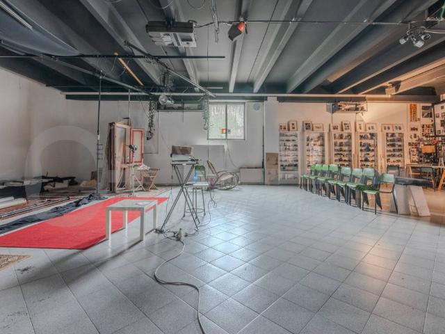 Palazzo / Stabile in vendita a Albavilla CO