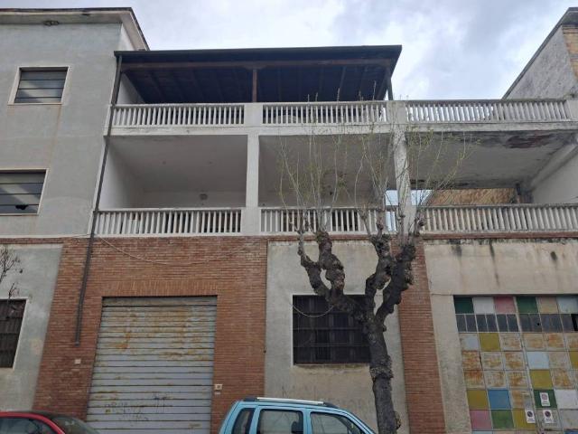 Palazzo / Stabile in vendita a Alba Adriatica TE