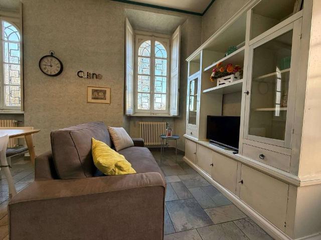 Palazzo / Stabile in vendita a Albese con Cassano CO