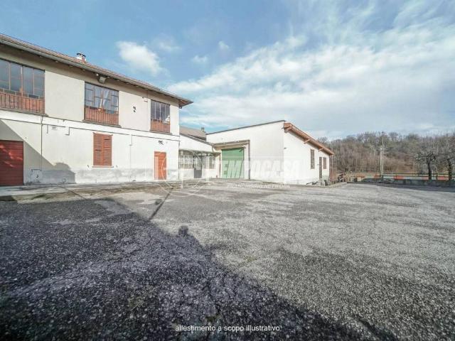 Palazzo / Stabile in vendita a Albizzate VA