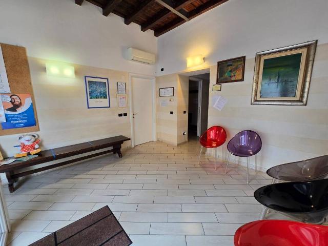 Palazzo / Stabile in vendita a Albiate MB