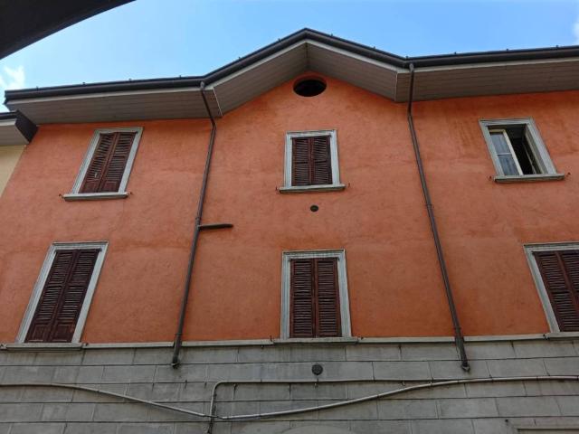 Palazzo / Stabile in vendita a Albino BG