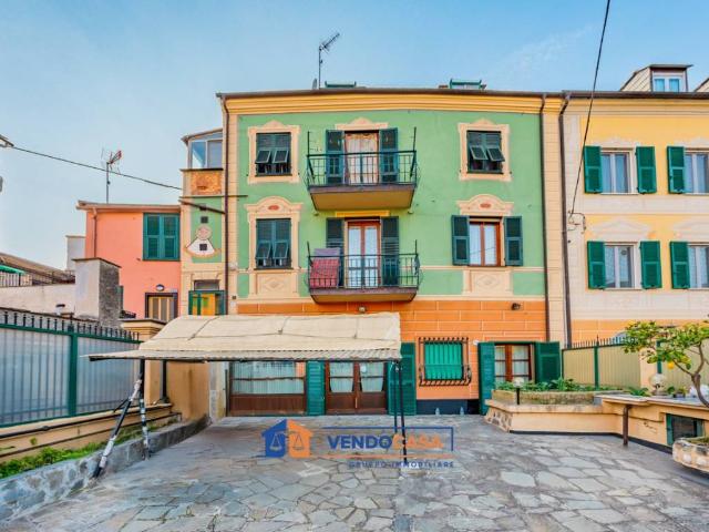 Palazzo / Stabile in vendita a Albisola Superiore SV